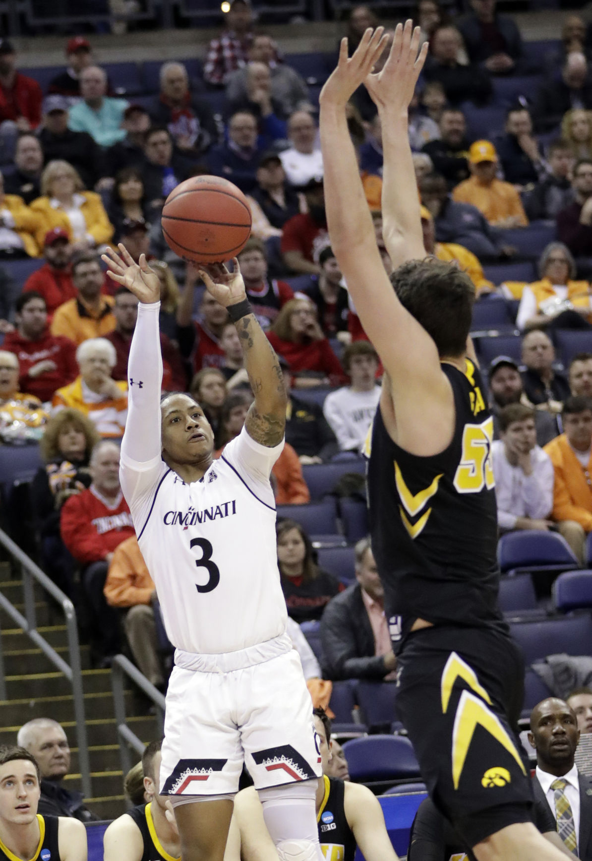 NCAA Cincinnati Iowa Basketball